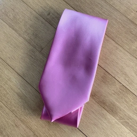 Geoffrey Beene men’s pink tie. - Picture 1 of 2